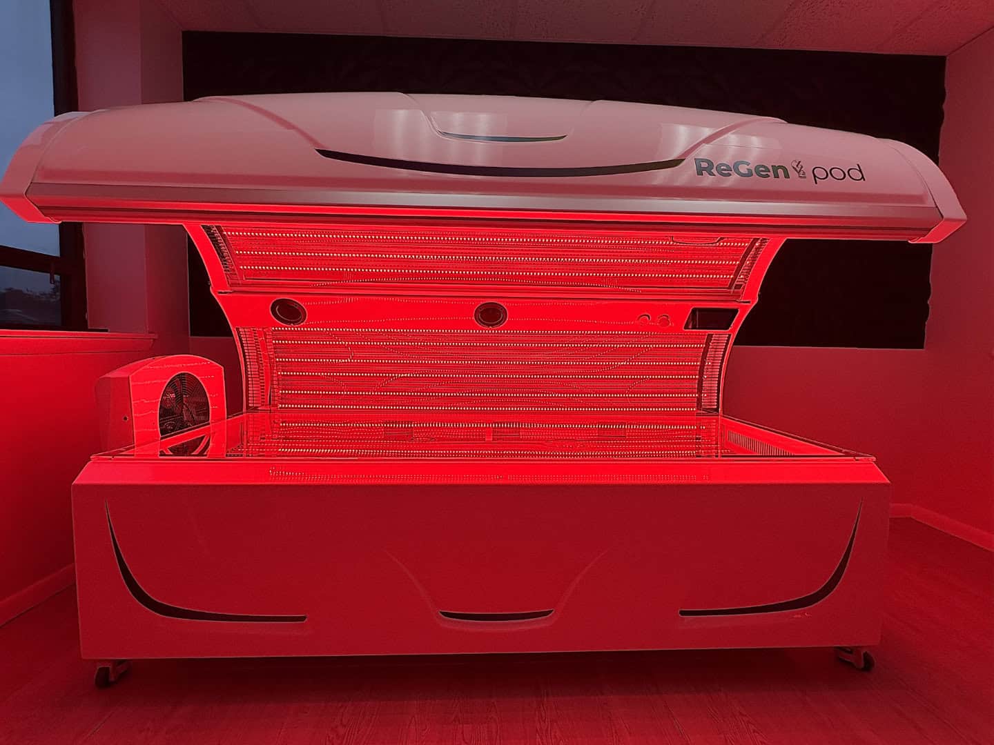 red light therapy pod